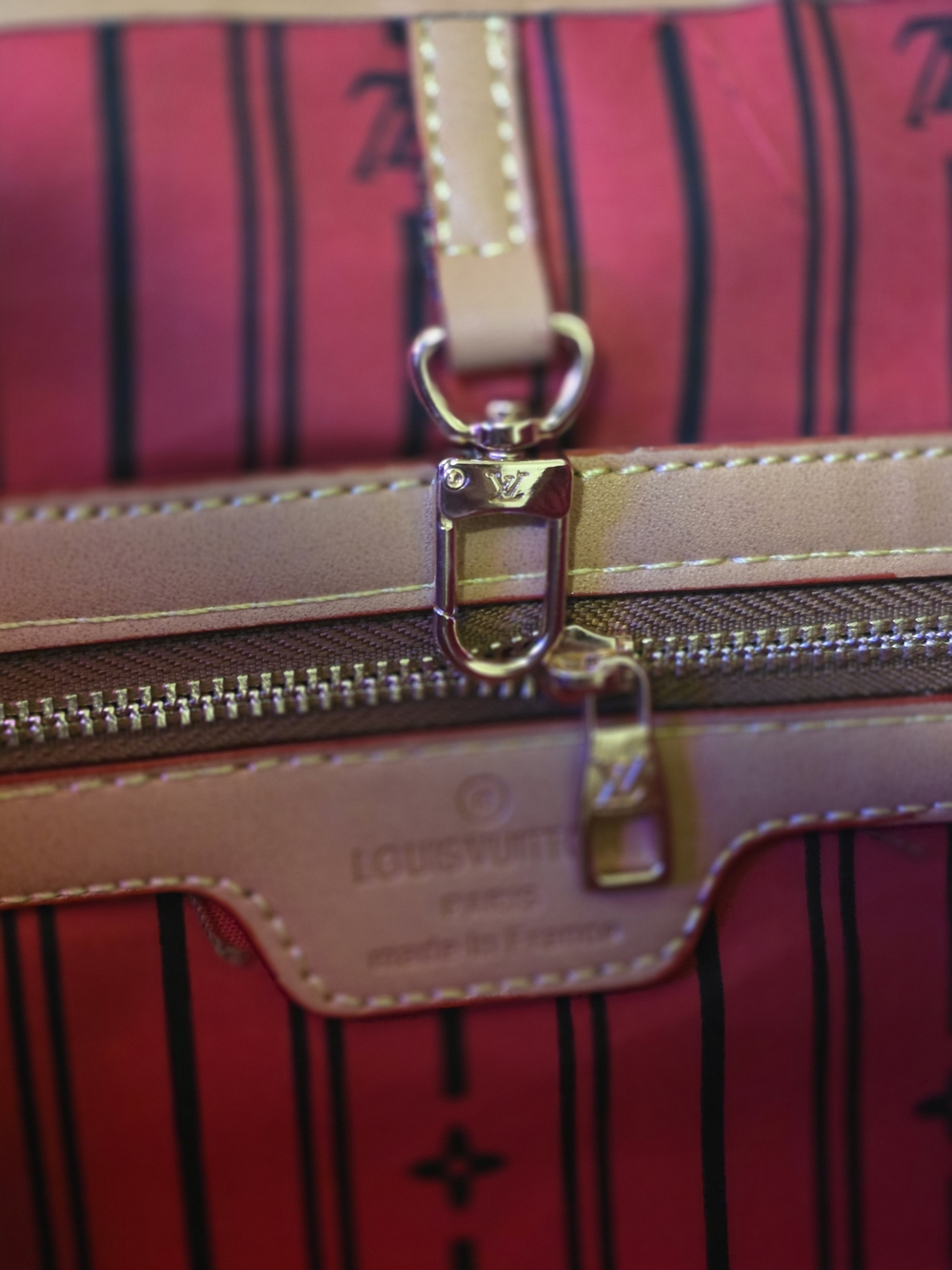 Louis Vuitton Monogram Tote with Pink Trim and Brown Canvas - Picture 3 of 4